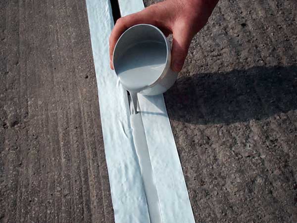 ماستیک پلی اورتان درزبندی دوجزیی جهت درزبندی و آب بندی محل درز و کاتر بتن در کف